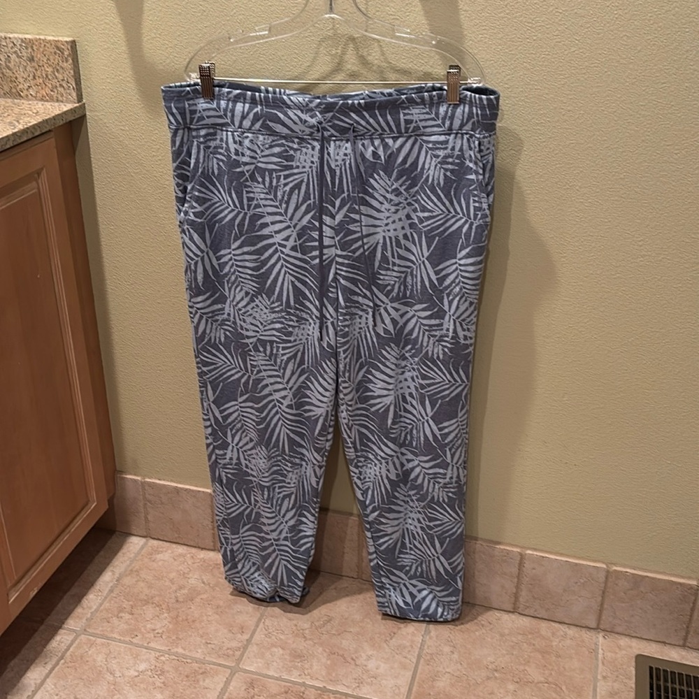Felina woman's jungle print blue sweatpants - Picture 2 of 9